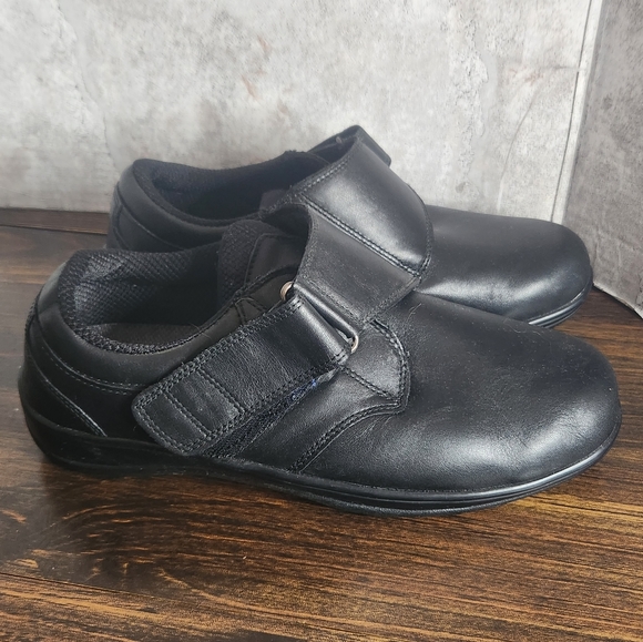 Black Women's Shoes - Picture 3 of 9